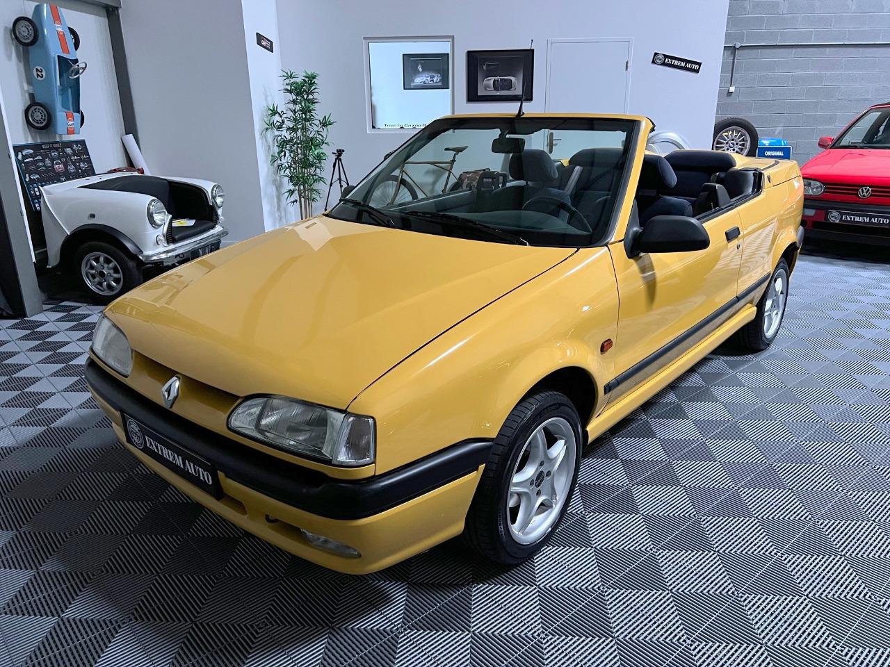 RENAULT 19 (R19) 1.8 cabriolet - 1996 LesAnciennes.com