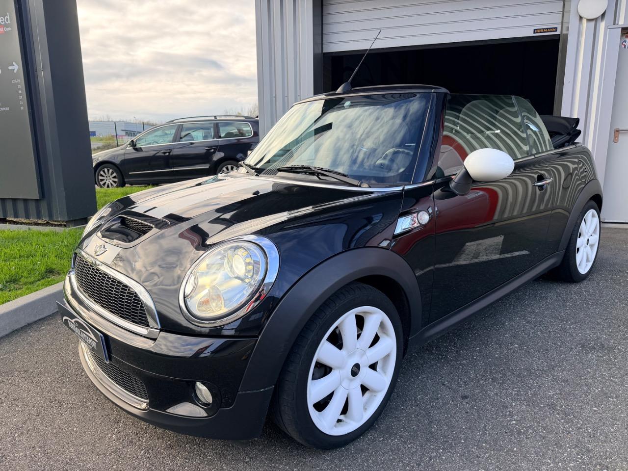 MINI Cooper S Cabriolet 1.6 175ch BVM6 LesAnciennes.com