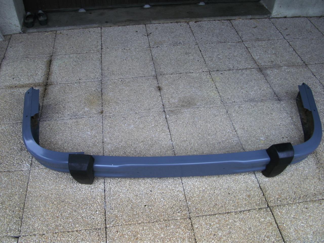 Pare choc RENAULT estafette 800 Kg LesAnciennes.com