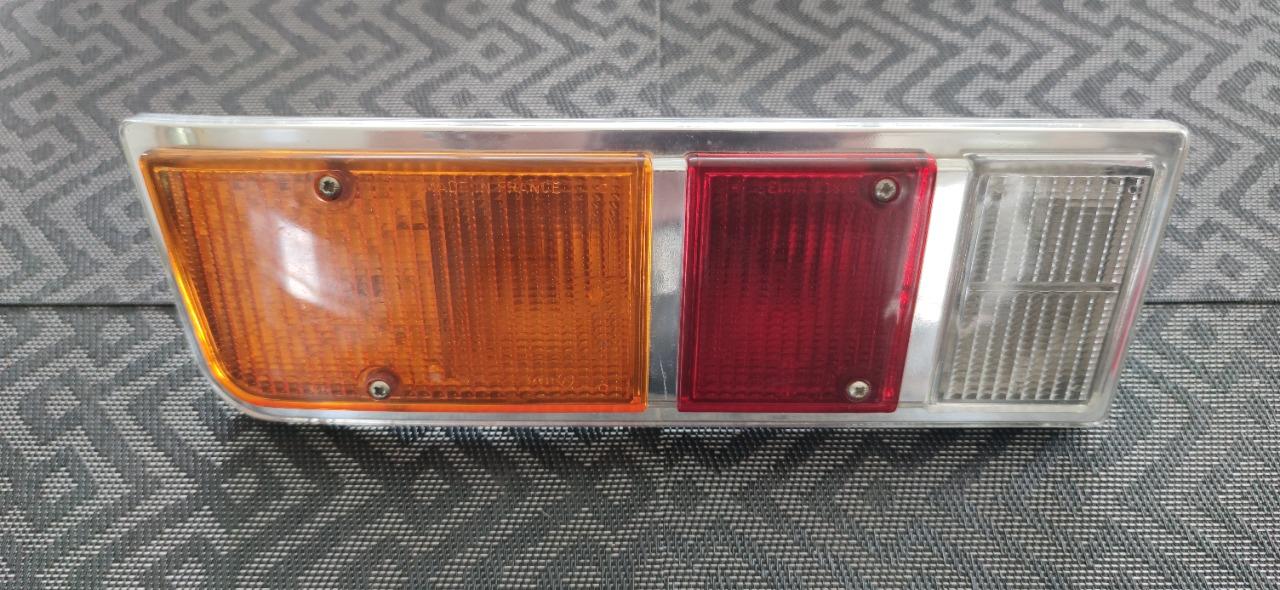Feu arrière gauche RENAULT 16 (R16) TS / TX LesAnciennes.com
