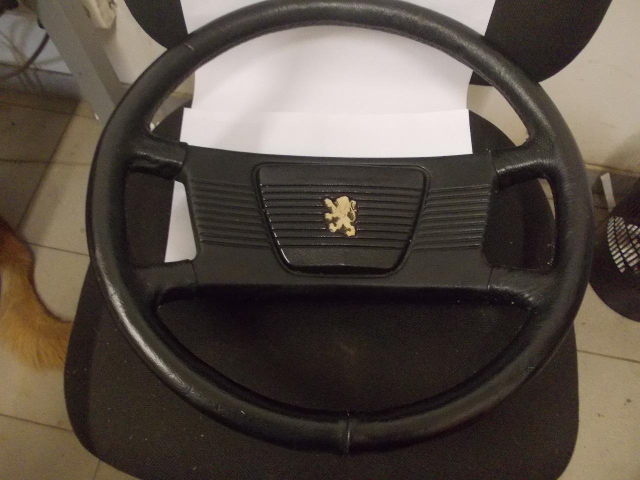 Volant PEUGEOT 504 Berline et autres LesAnciennes.com