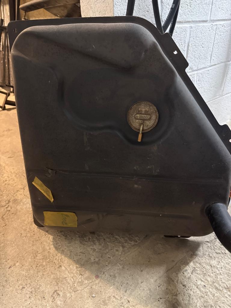 Réservoir BMW 2002 LesAnciennes.com