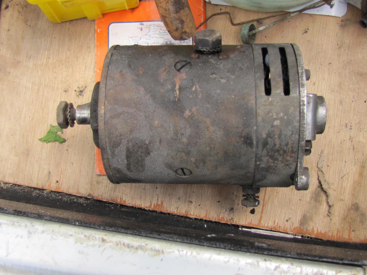 Dynamo CITROEN Traction 11 B LesAnciennes.com