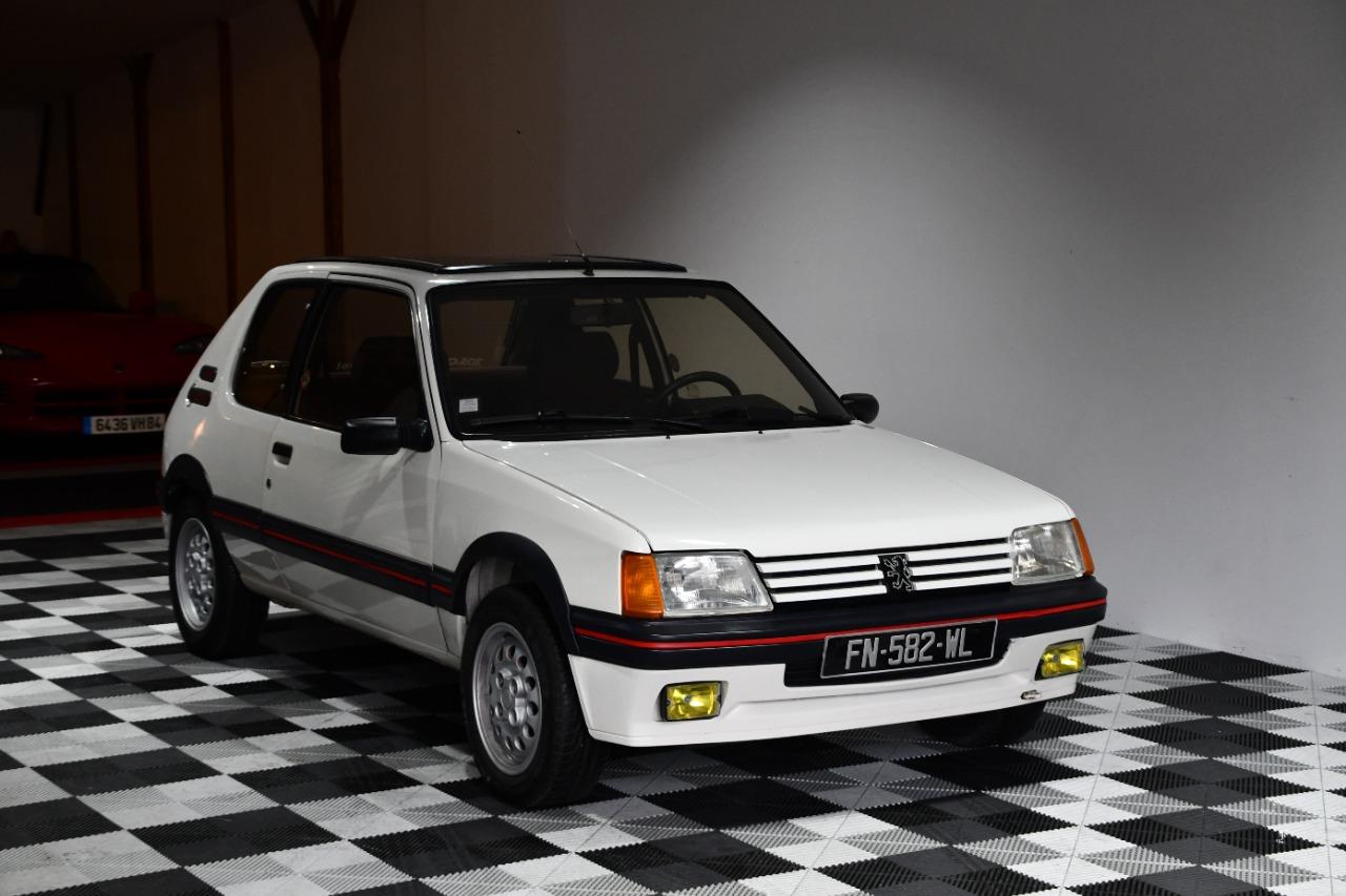 PEUGEOT 205 GTI 1.6 toit ouvrant - 1989 LesAnciennes.com