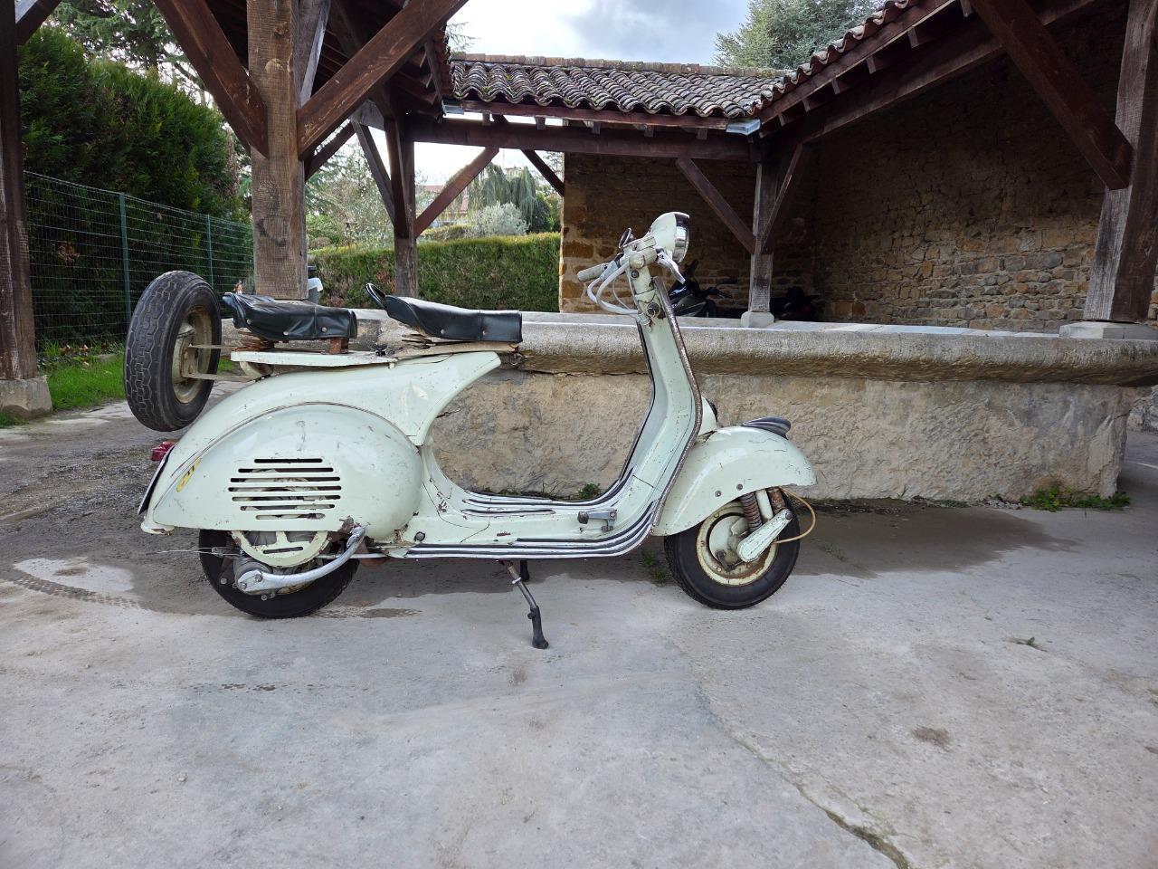 ACMA Vespa 125 CM - 1955 LesAnciennes.com