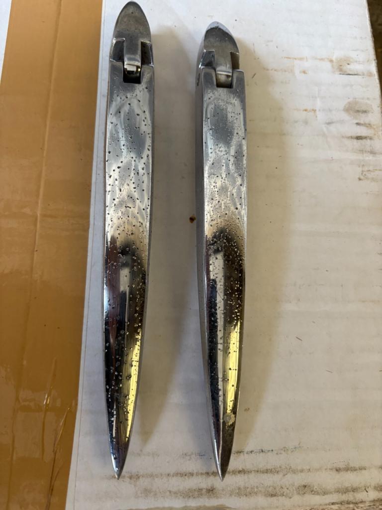 Charnières ALPINE RENAULT A110 LesAnciennes.com