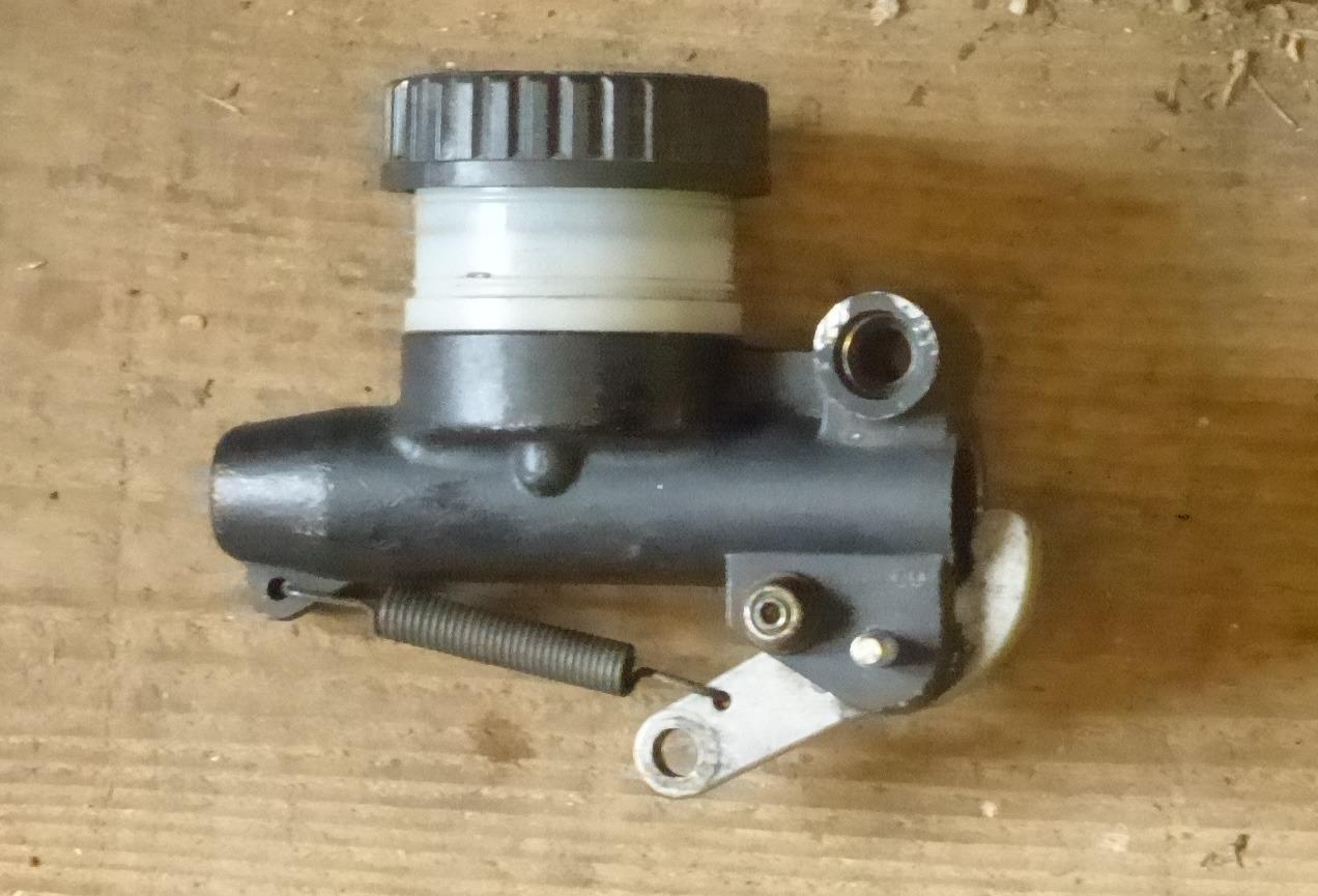 Maitre cylindre AR Brembo pour Guzzi LesAnciennes.com