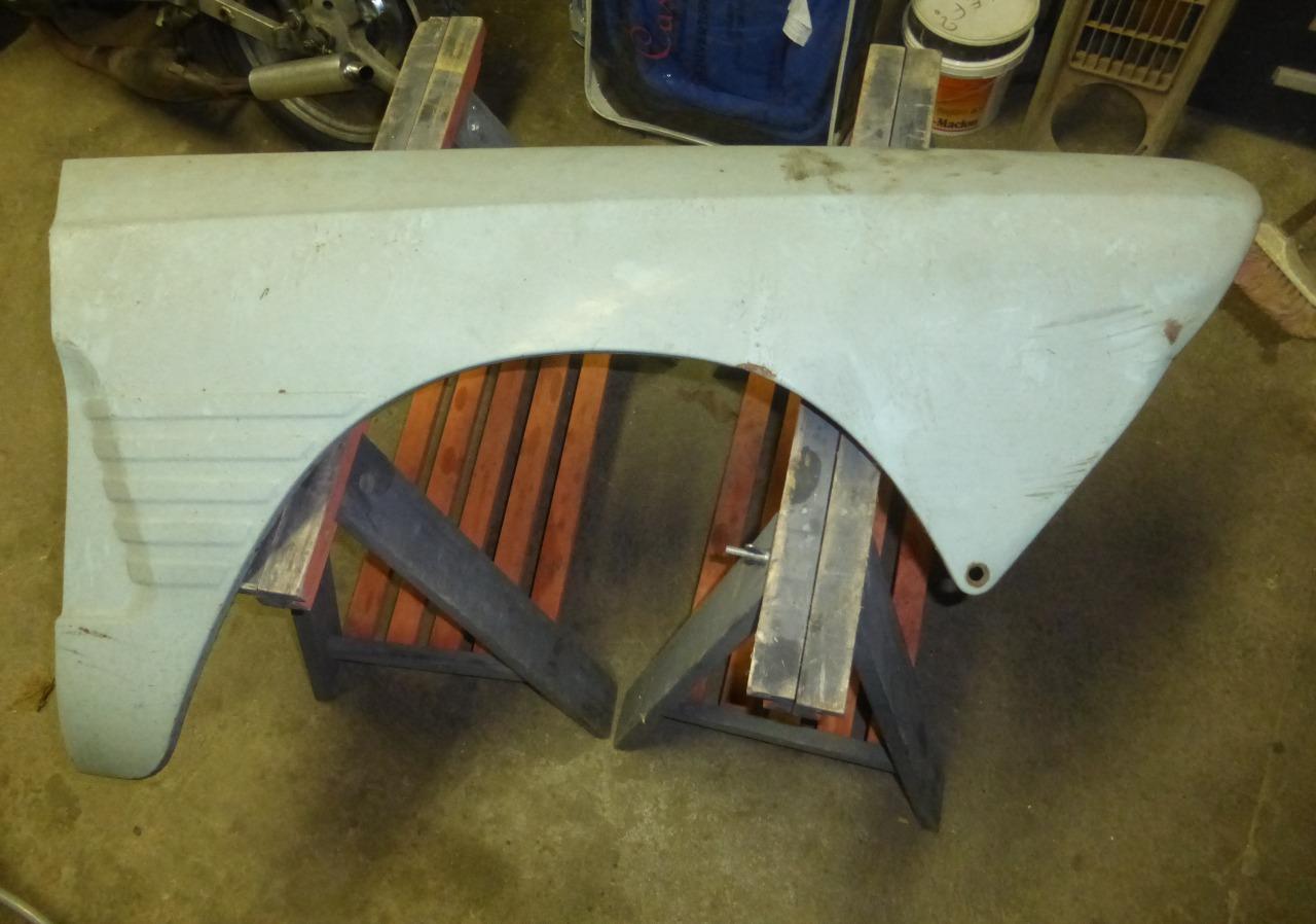 Aile avant droite pour CITROEN Ami 6 LesAnciennes.com