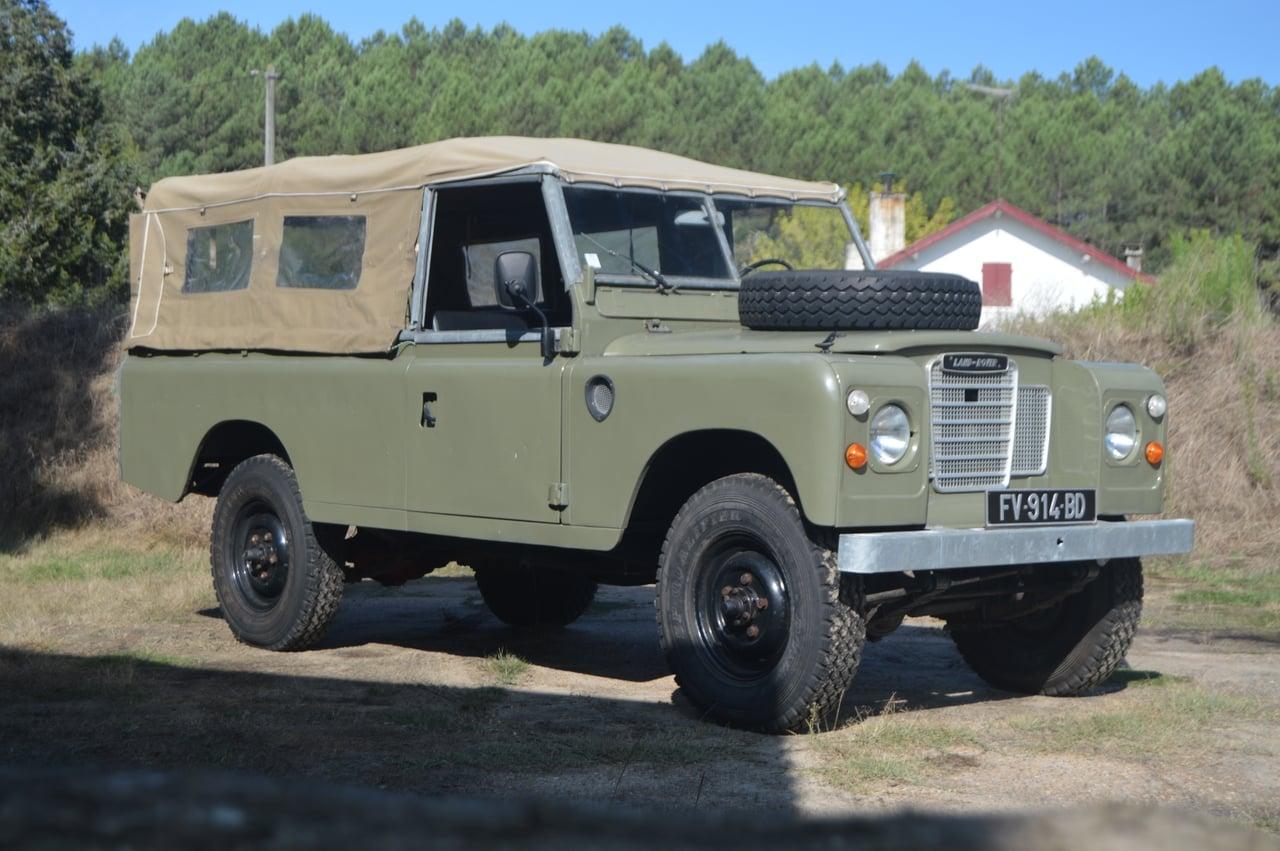 1977 Land Rover Series III 109" LesAnciennes.com