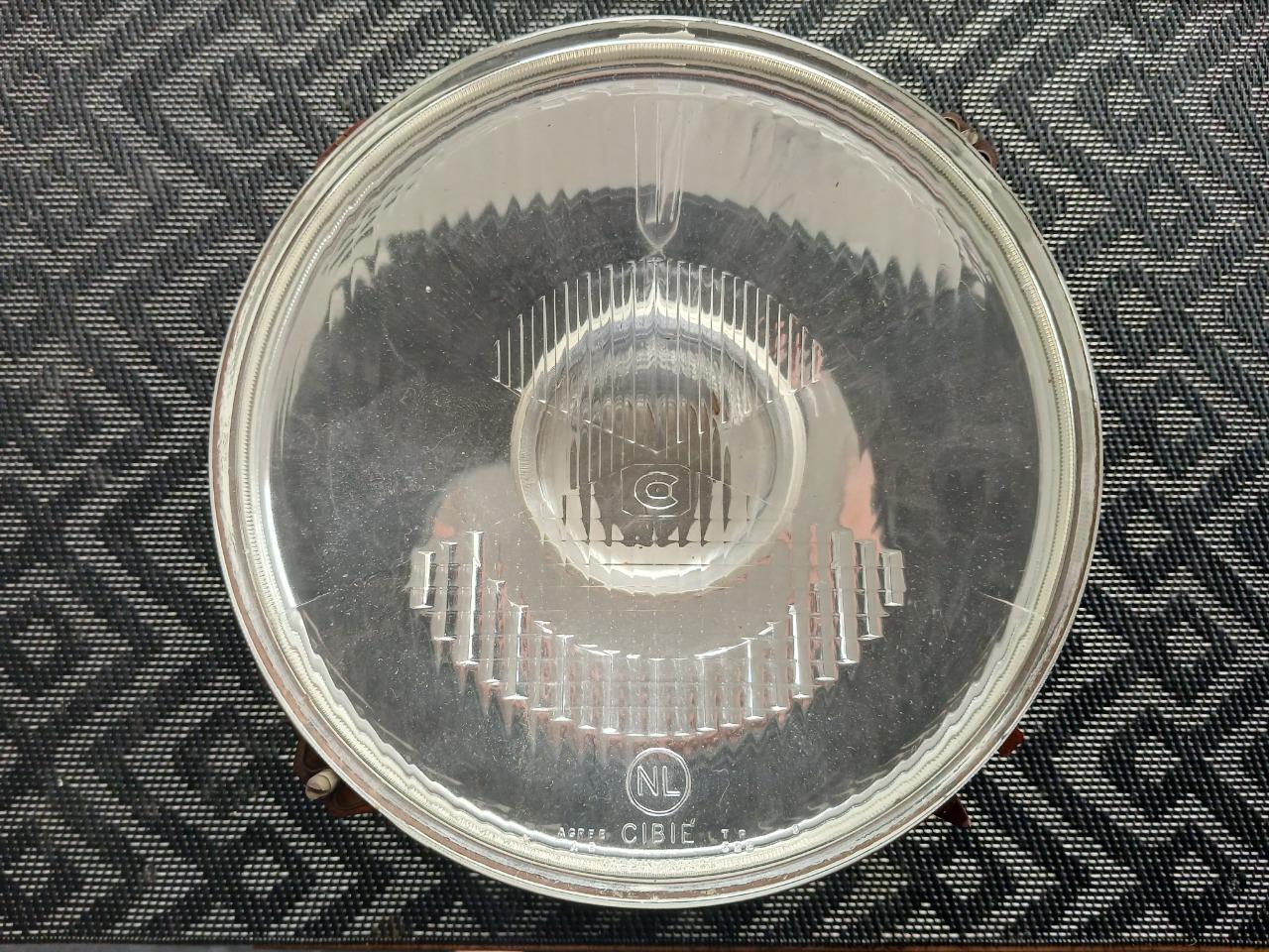 Phare RENAULT 8 (R8) GORDINI S LesAnciennes.com