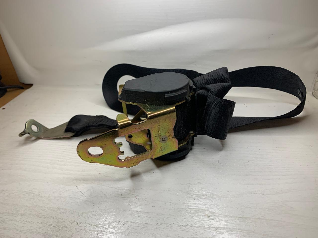 Ceinture supérieur AR D BMW E36 TOURING LesAnciennes.com