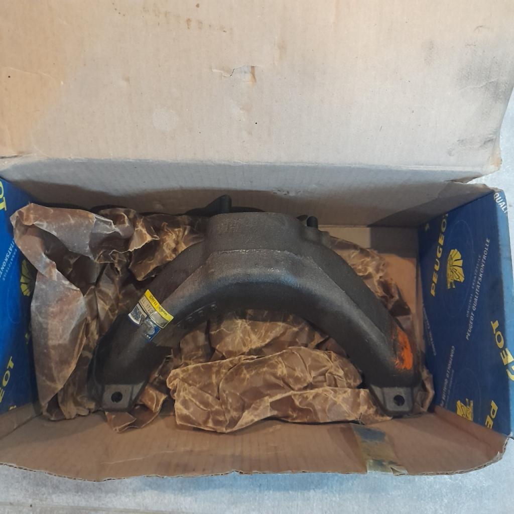 PEUGEOT 504 diesel collecteur échappement neuf LesAnciennes.com