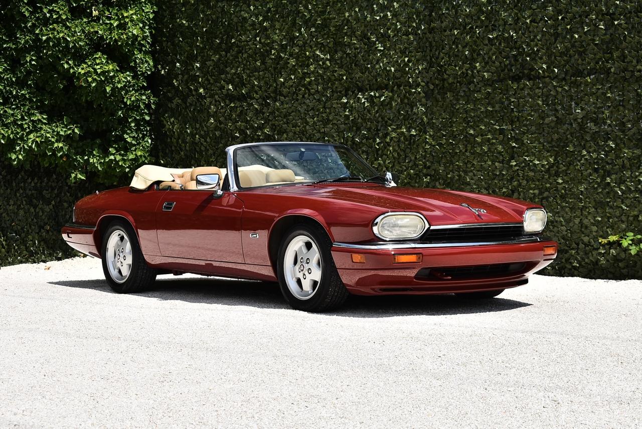 1994 Jaguar XJS Convertible 4,0L I6 LesAnciennes.com