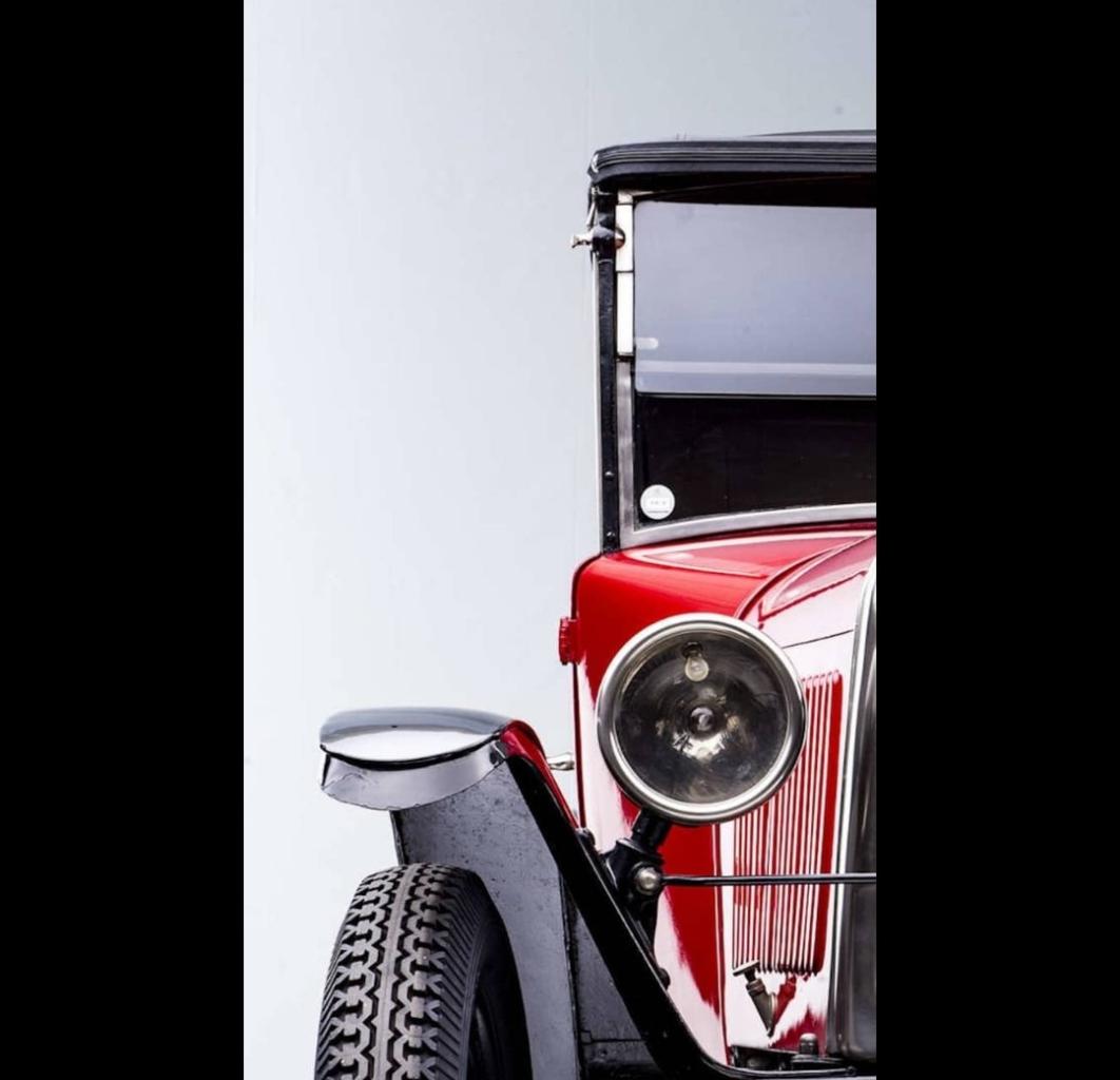 Embleme capot PEUGEOT 203 LesAnciennes.com