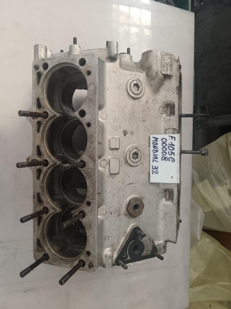Bloc moteur pour Ferrari Mondial 3.2 LesAnciennes.com