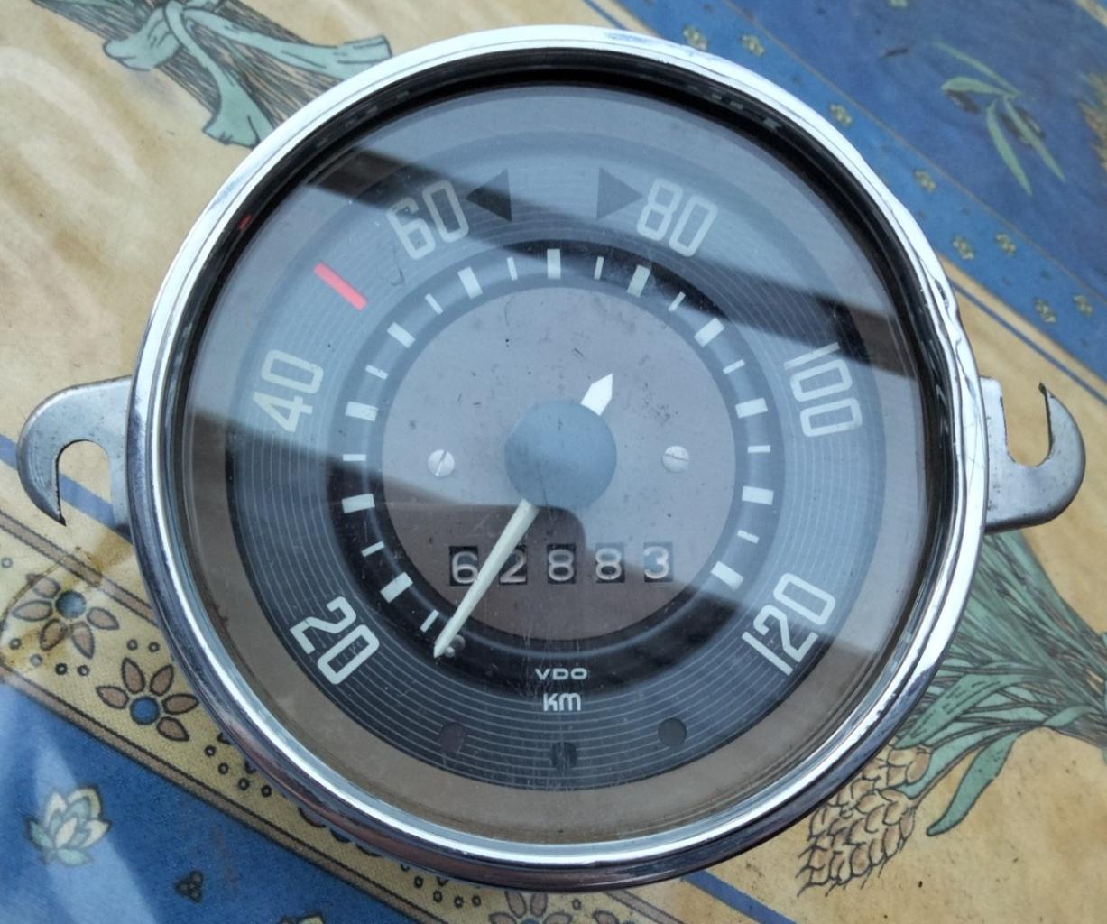 Compteur kilometrique VOLKSWAGEN Combi split LesAnciennes.com