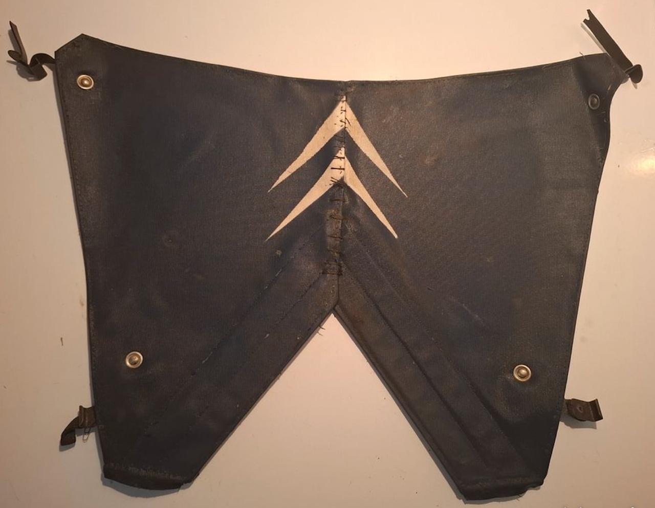 Cache calandre pour 2CV Citroën première génératio LesAnciennes.com