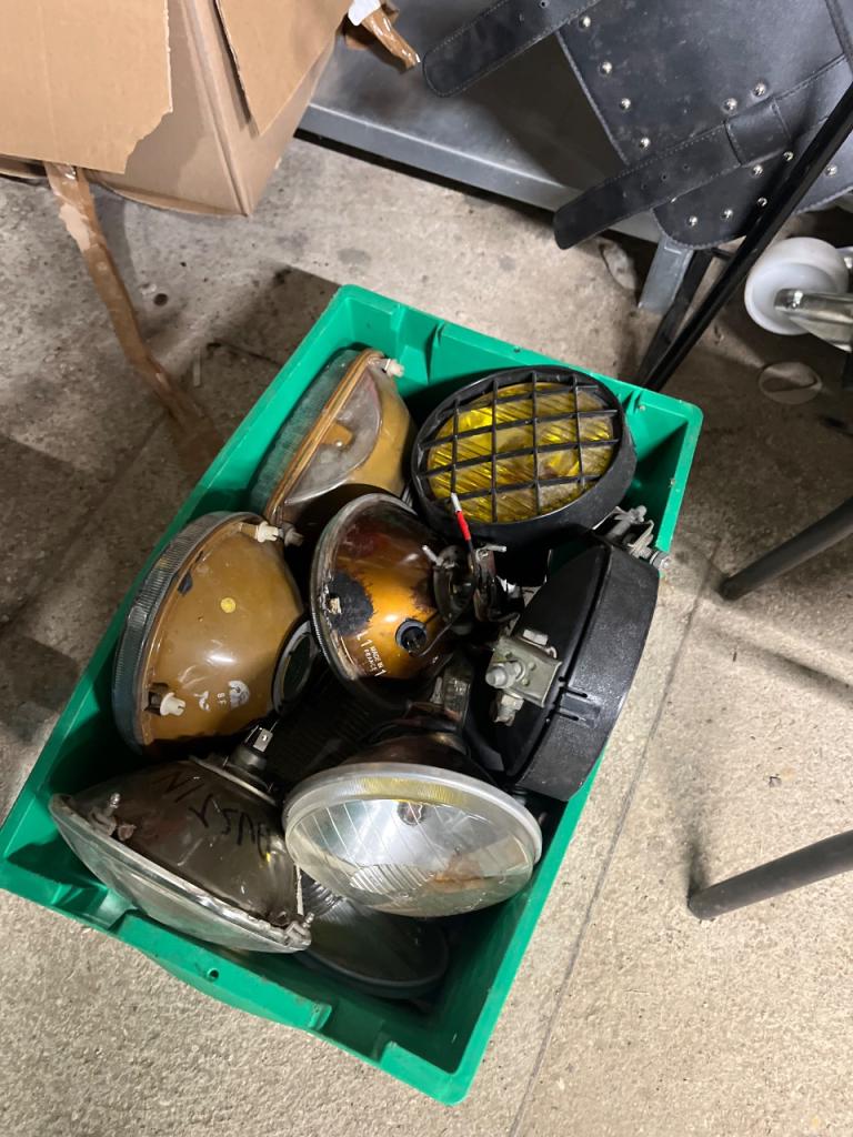 Lot de pièces DIVERS Divers Divers LesAnciennes.com