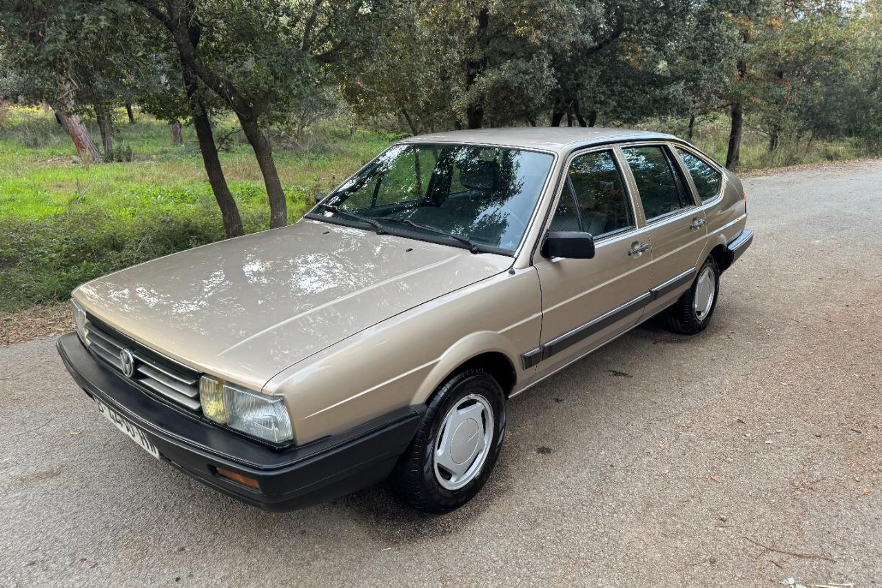 VOLKSWAGEN Passat 2.0 5 cylnder - 1987 LesAnciennes.com