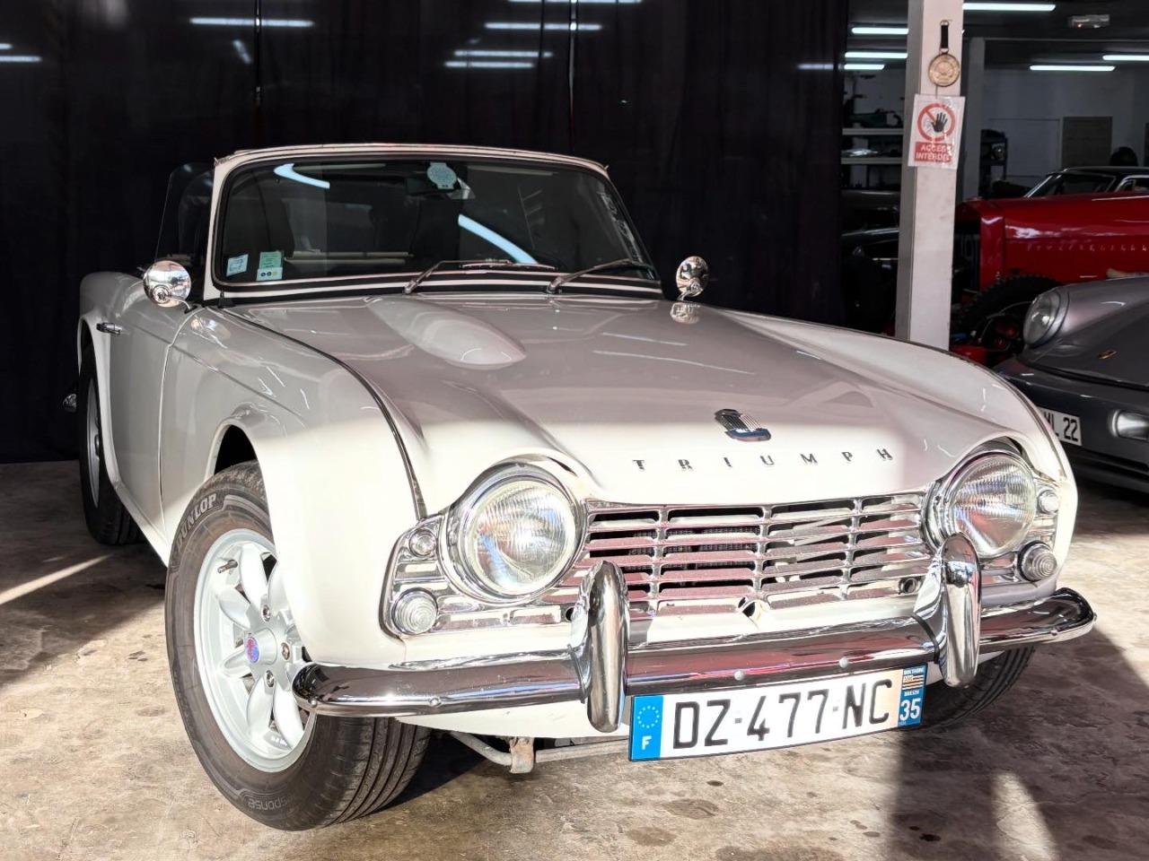 TRIUMPH TR4 - 1964 LesAnciennes.com