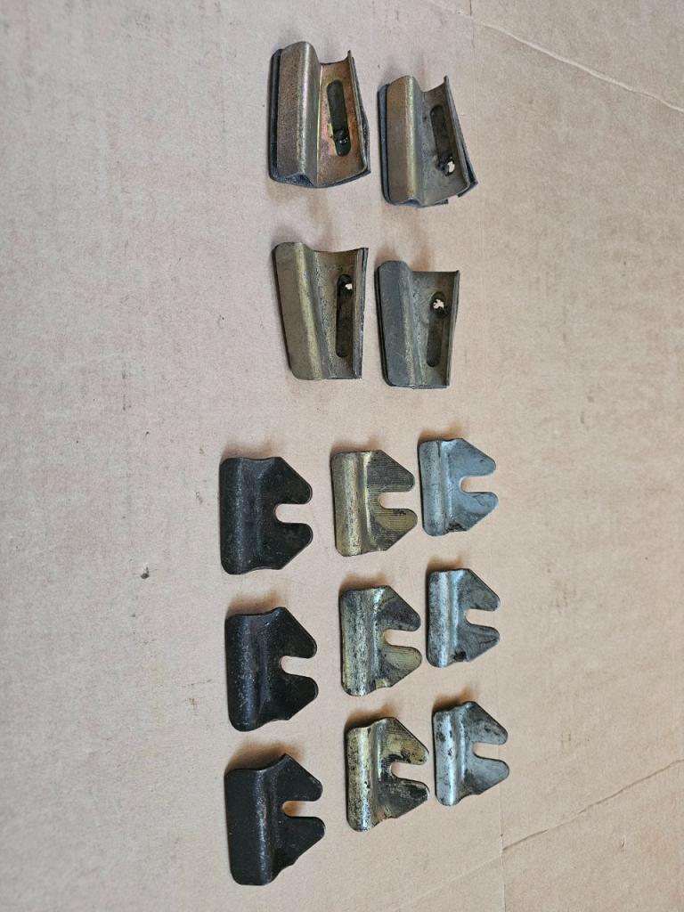 Patte pare brise CITROEN DS LesAnciennes.com