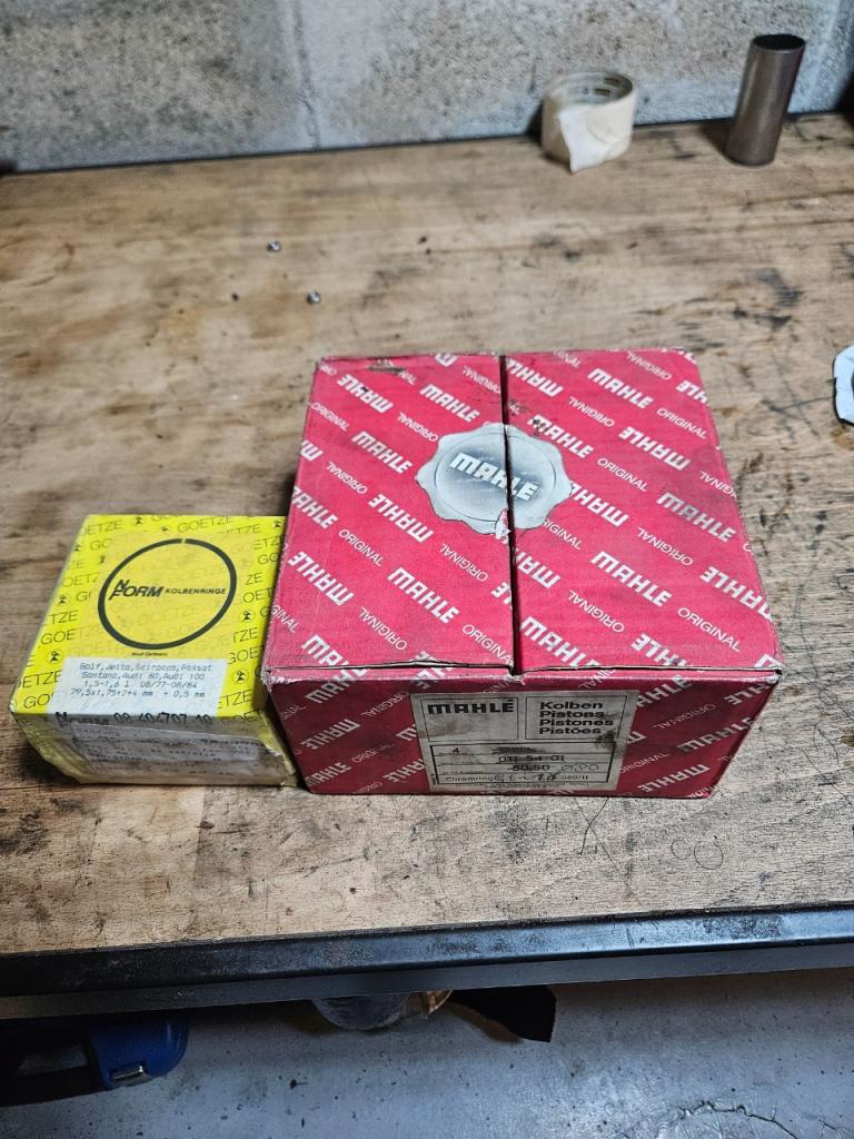 Pistons neufs Golf GTI 1600 EG LesAnciennes.com