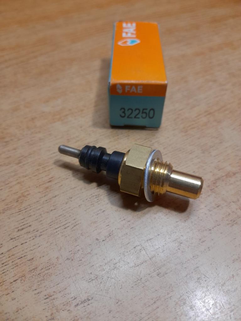 Sonde température eau Mercedes 190E 260E LesAnciennes.com