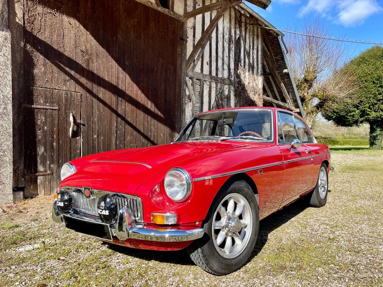 MG MGC GT - 1968 LesAnciennes.com