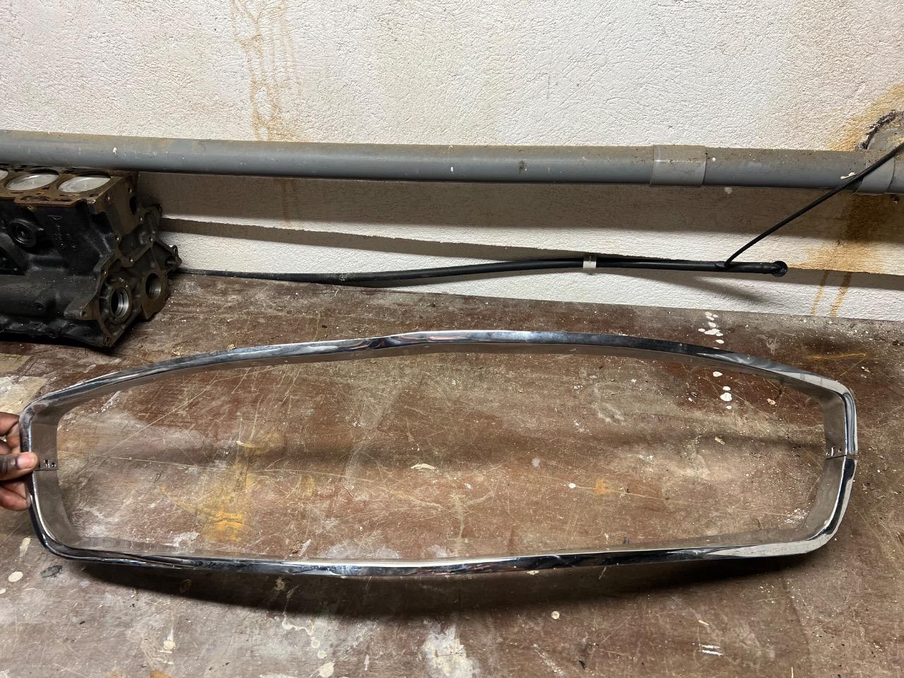 Tour de calandre MERCEDES 190 SL LesAnciennes.com