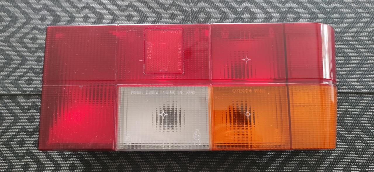 Feu arrière droit CITROEN Visa LesAnciennes.com