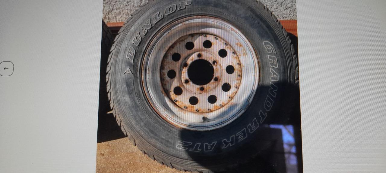 Roues MITSUBISHI camionnette LesAnciennes.com