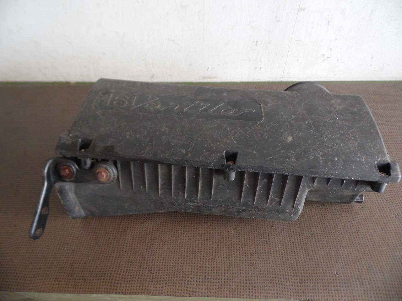 BOITIER FILTRE A AIR 94411001400 PORSCHE 944S LesAnciennes.com