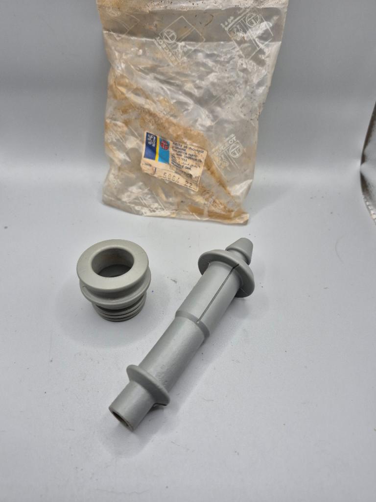 Protecteur de Bougie Peugeot 104 LesAnciennes.com
