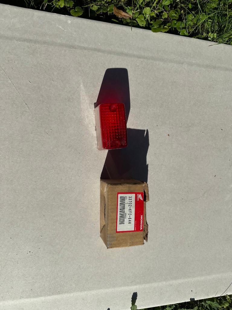 Feu HONDA BENLY 125 LesAnciennes.com