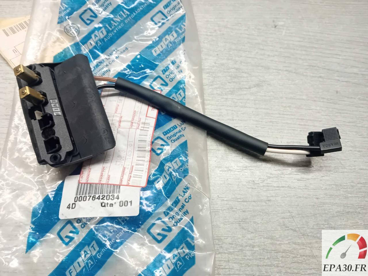 7642034 CONTACTEUR NEUF COFFRE ARRIERE FIAT UNO LesAnciennes.com