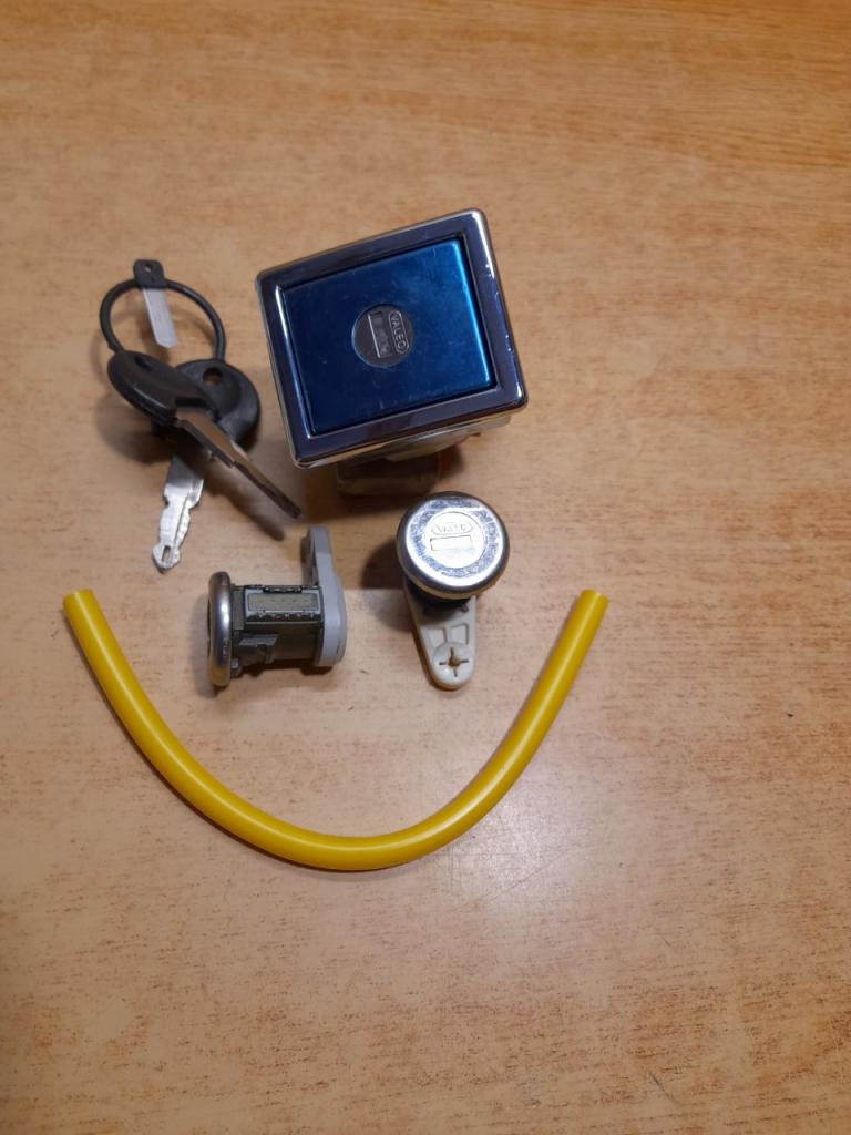 Serrures Barillets de Portes et Coffre Renault 21 LesAnciennes.com