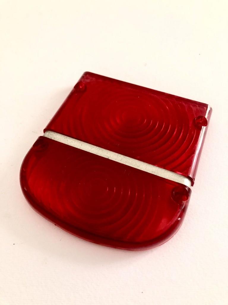 Feu arriere FIAT 615 616 LesAnciennes.com