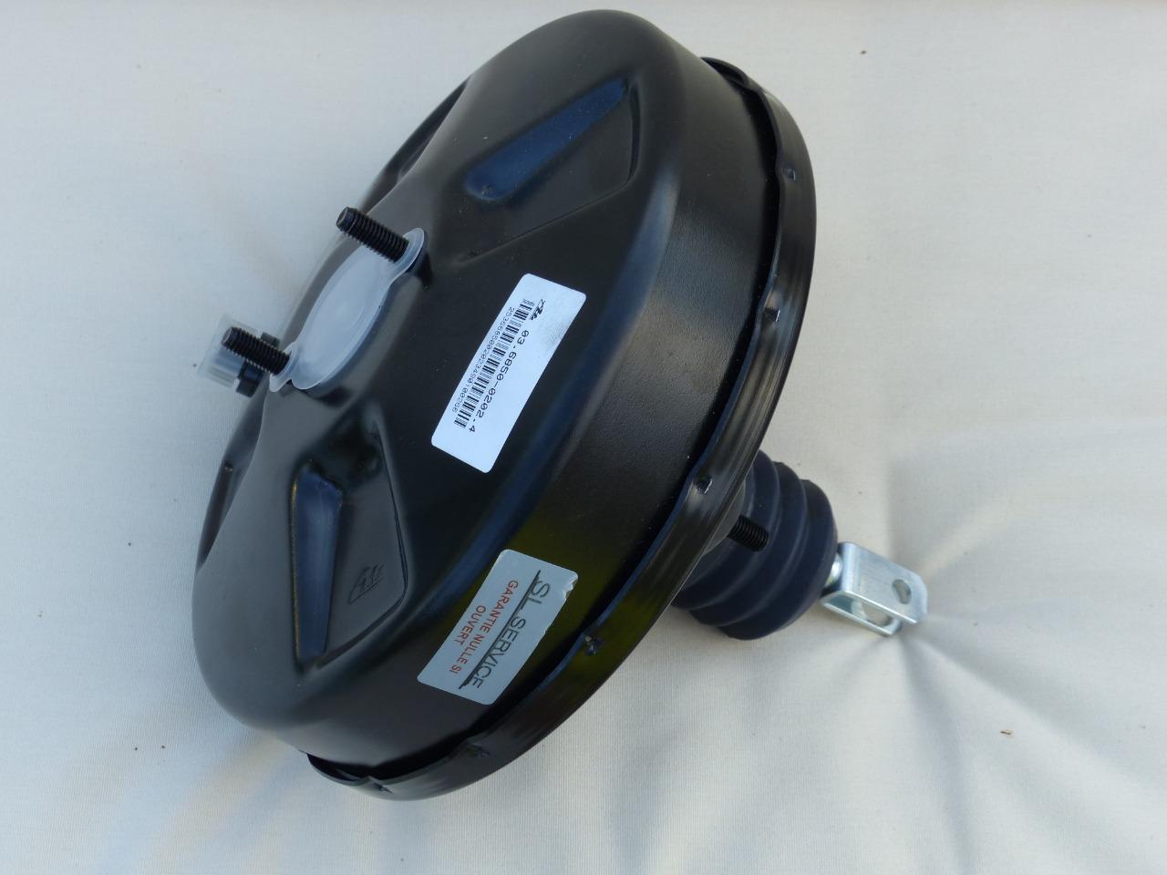 Servo MERCEDES 230 LesAnciennes.com