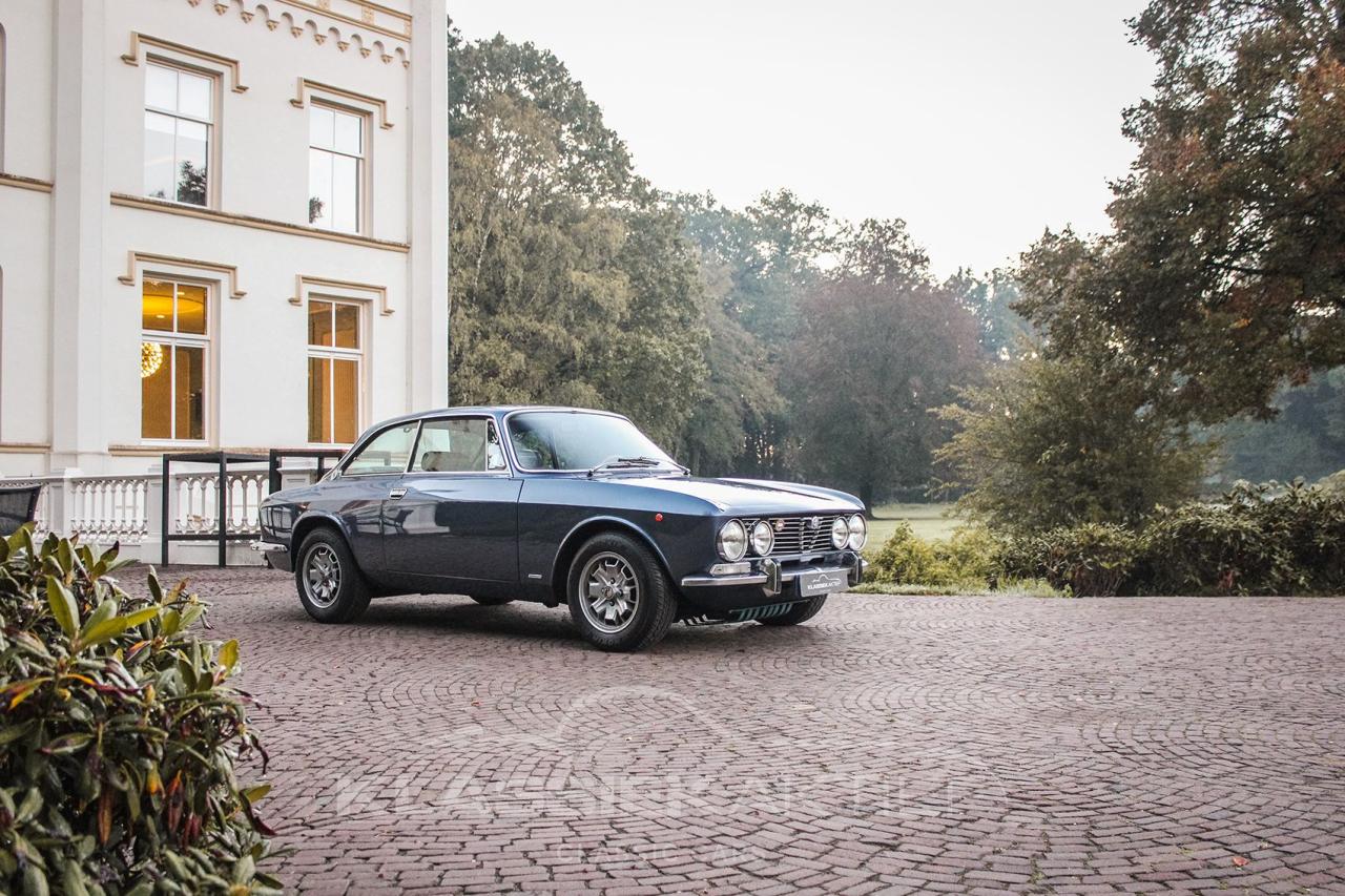 1973 Alfa Romeo GTV 2000 LesAnciennes.com