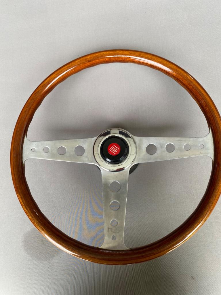 VOLANT LesAnciennes.com