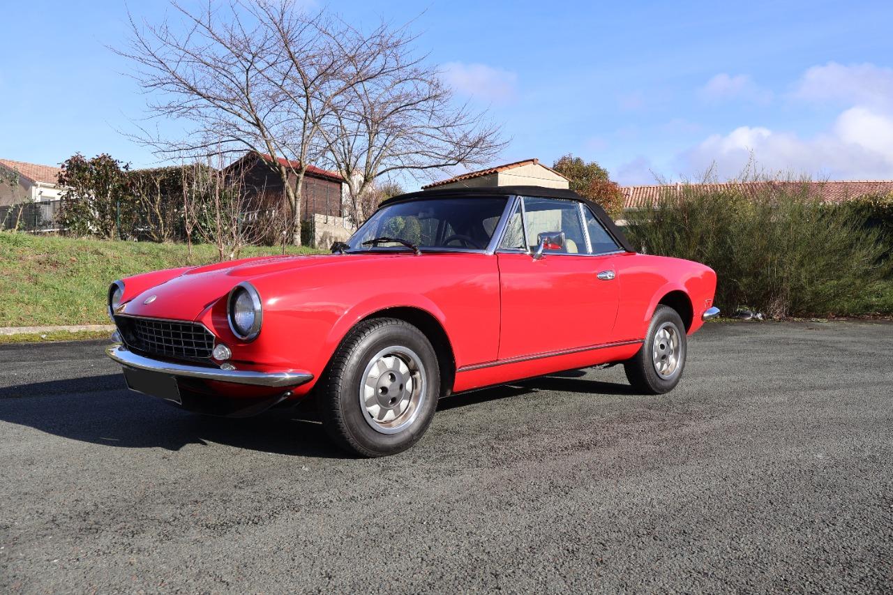 FIAT 124 SPIDER - 1980 LesAnciennes.com