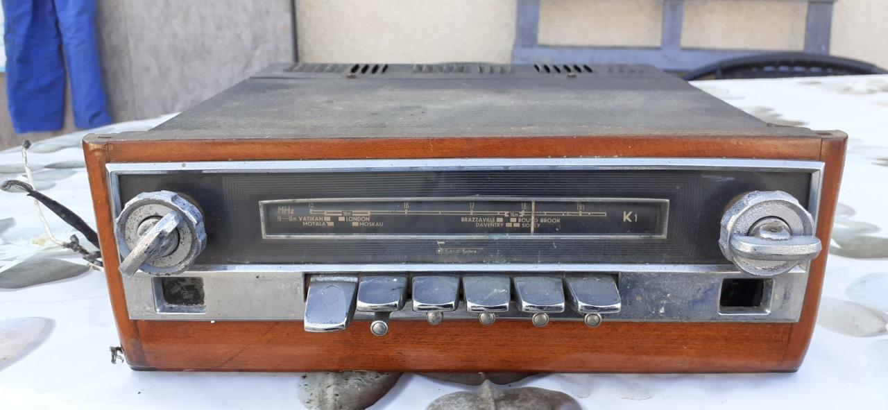 Poste radio BEKER LesAnciennes.com