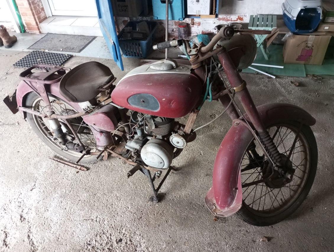 MONET GOYON M2V M2VD - 1953 LesAnciennes.com