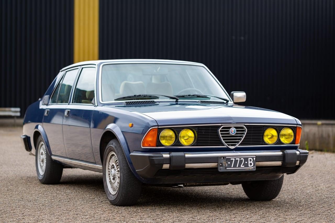 1981 Alfa Romeo 6 (Sei) Manual LesAnciennes.com