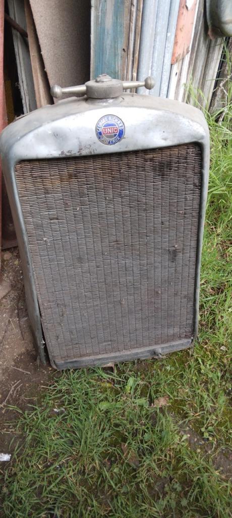 Radiateur UNIC F LesAnciennes.com