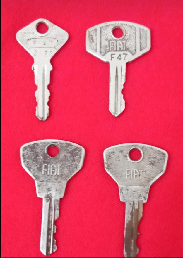 FIAT 850 1100 clés fiat vintage utilisées LesAnciennes.com