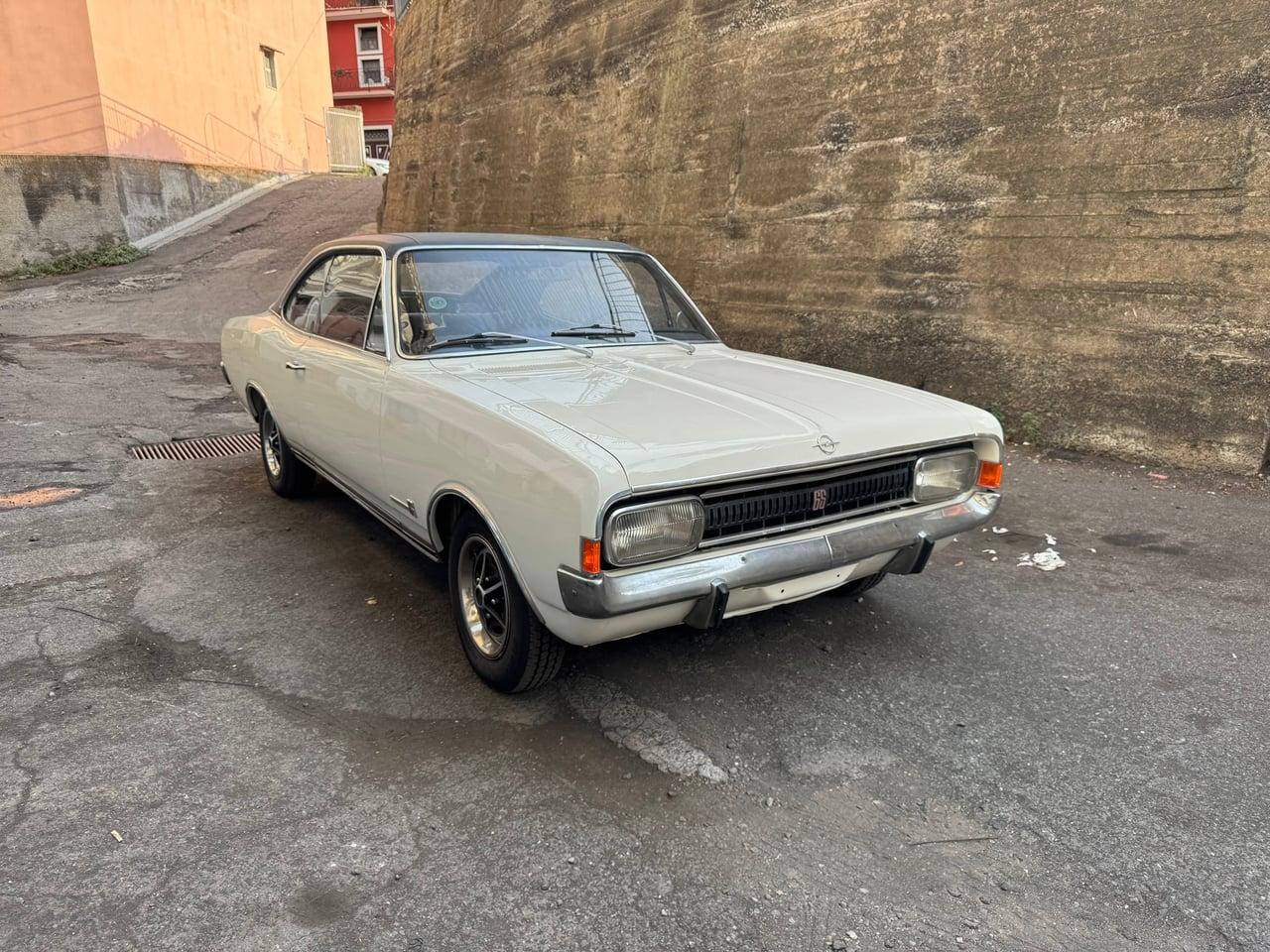 1971 Opel Commodore GS Coupé LesAnciennes.com
