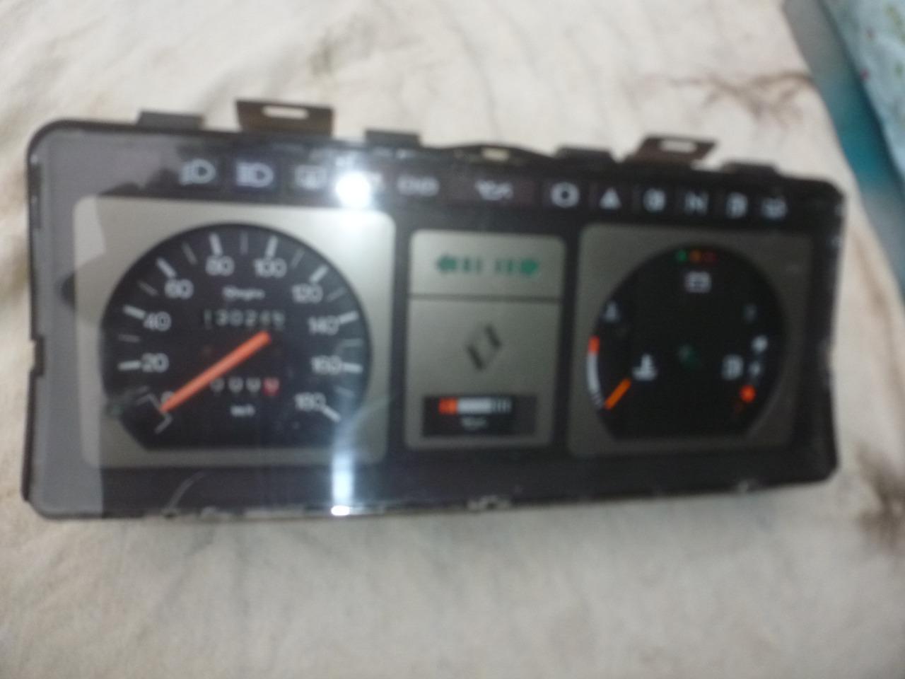 RENAULT 9 (R9):compteur en bon etat + jauges LesAnciennes.com