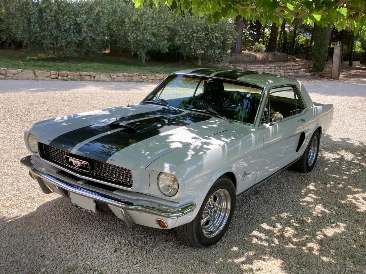 FORD Mustang Code A - 1965 LesAnciennes.com