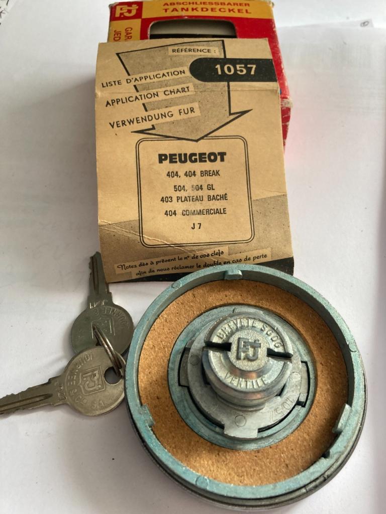 Bouchon à essence neuf PEUGEOT 404 504 403 LesAnciennes.com